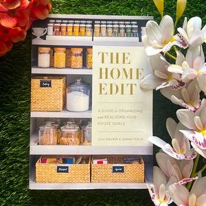 The Home Edit: A Guide to Organizing and Realizing Your House Goals
